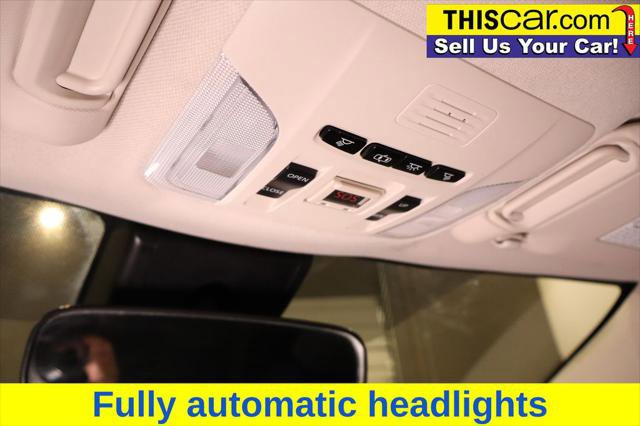 Used 2020 Toyota Corolla LE image 16