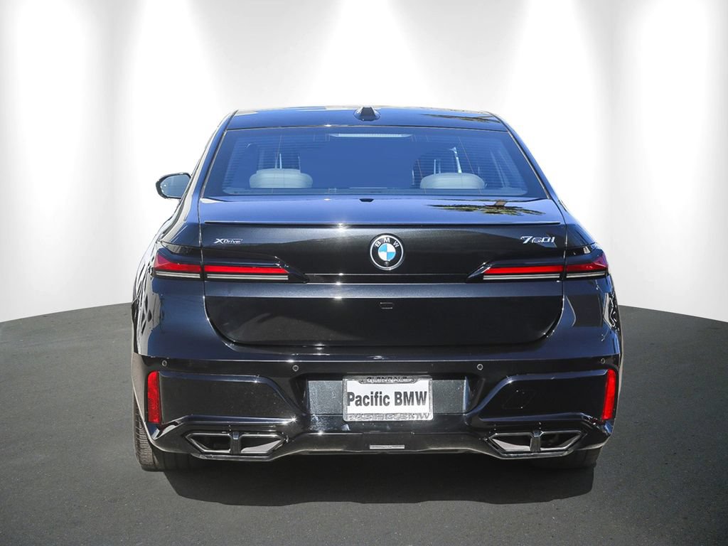 Used 2024 BMW 760i xDrive w/ Premium Package 2 AWD/4WD image 5