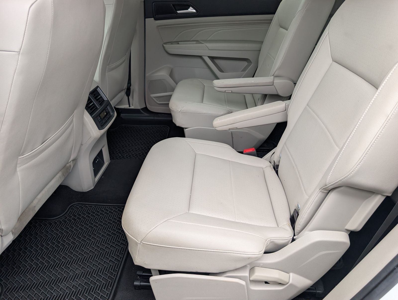 Used 2021 Volkswagen Atlas SEL FWD image 30