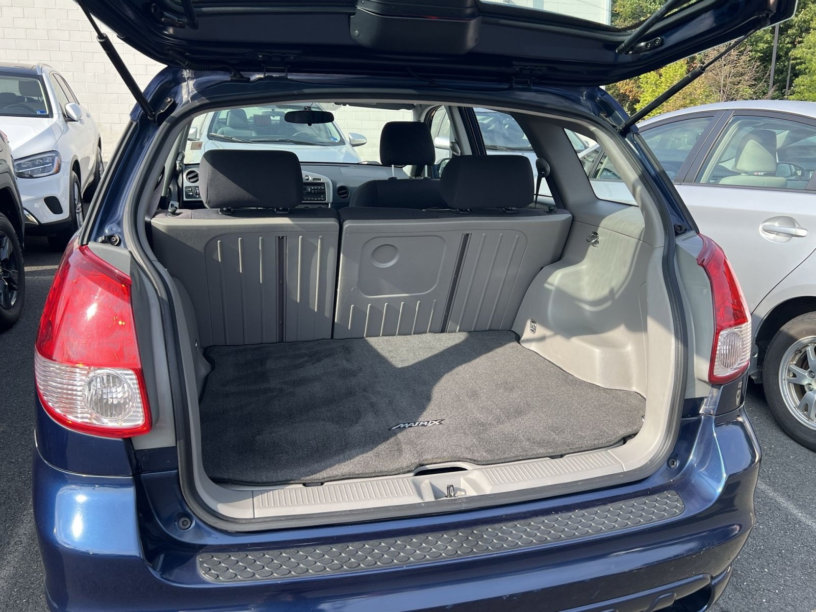Used 2004 Toyota Matrix XR FWD image 21