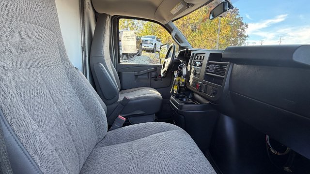 Used 2021 Chevrolet Express 4500 Extended w/ Power Convenience Package RWD image 15