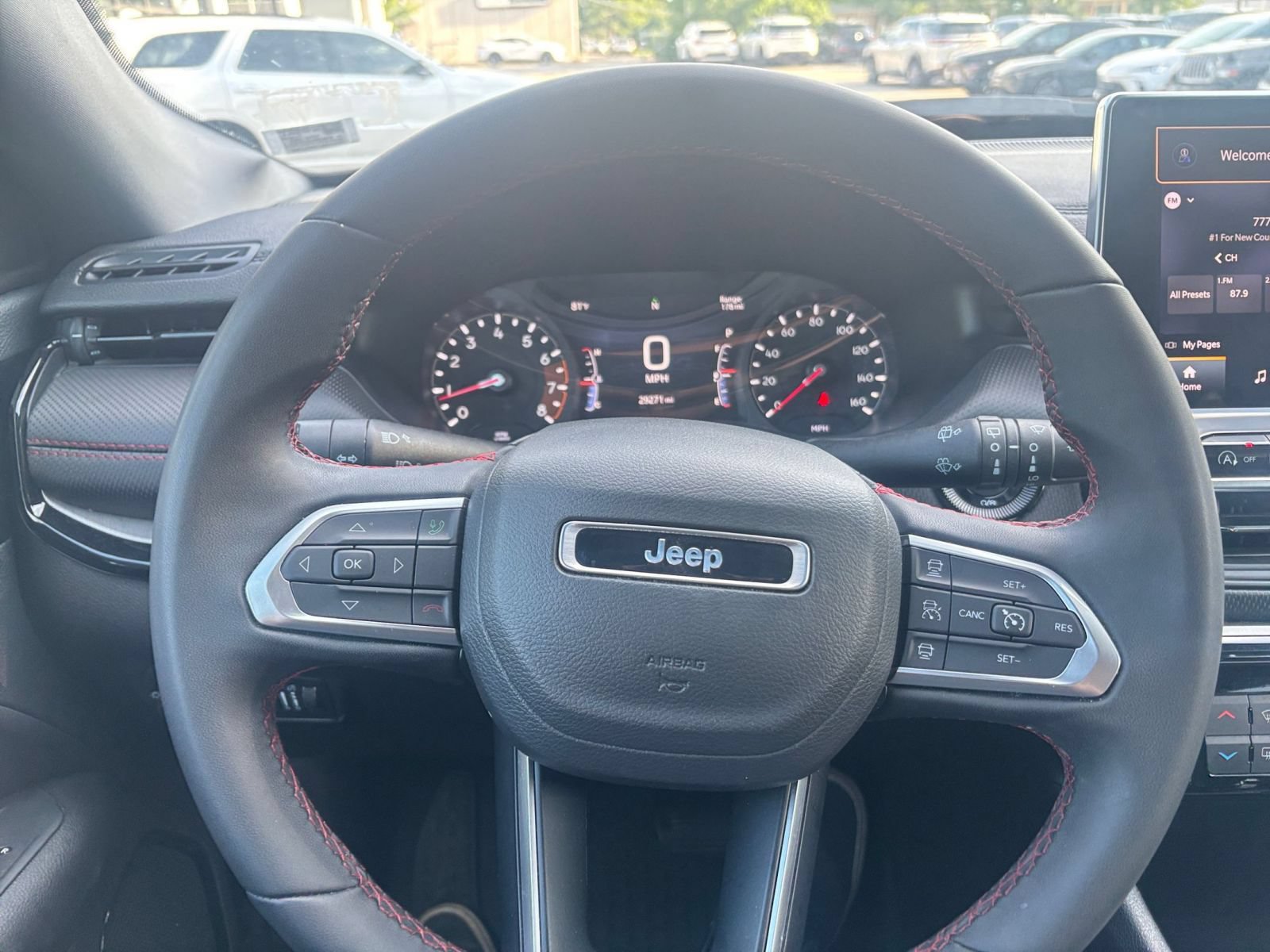 Used 2025 Jeep Compass Trailhawk AWD/4WD image 33