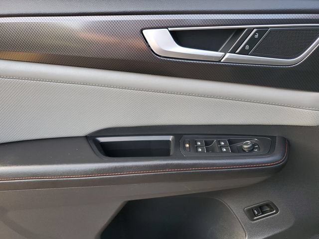 Used 2024 Volkswagen Atlas Peak Edition SE AWD/4WD image 18