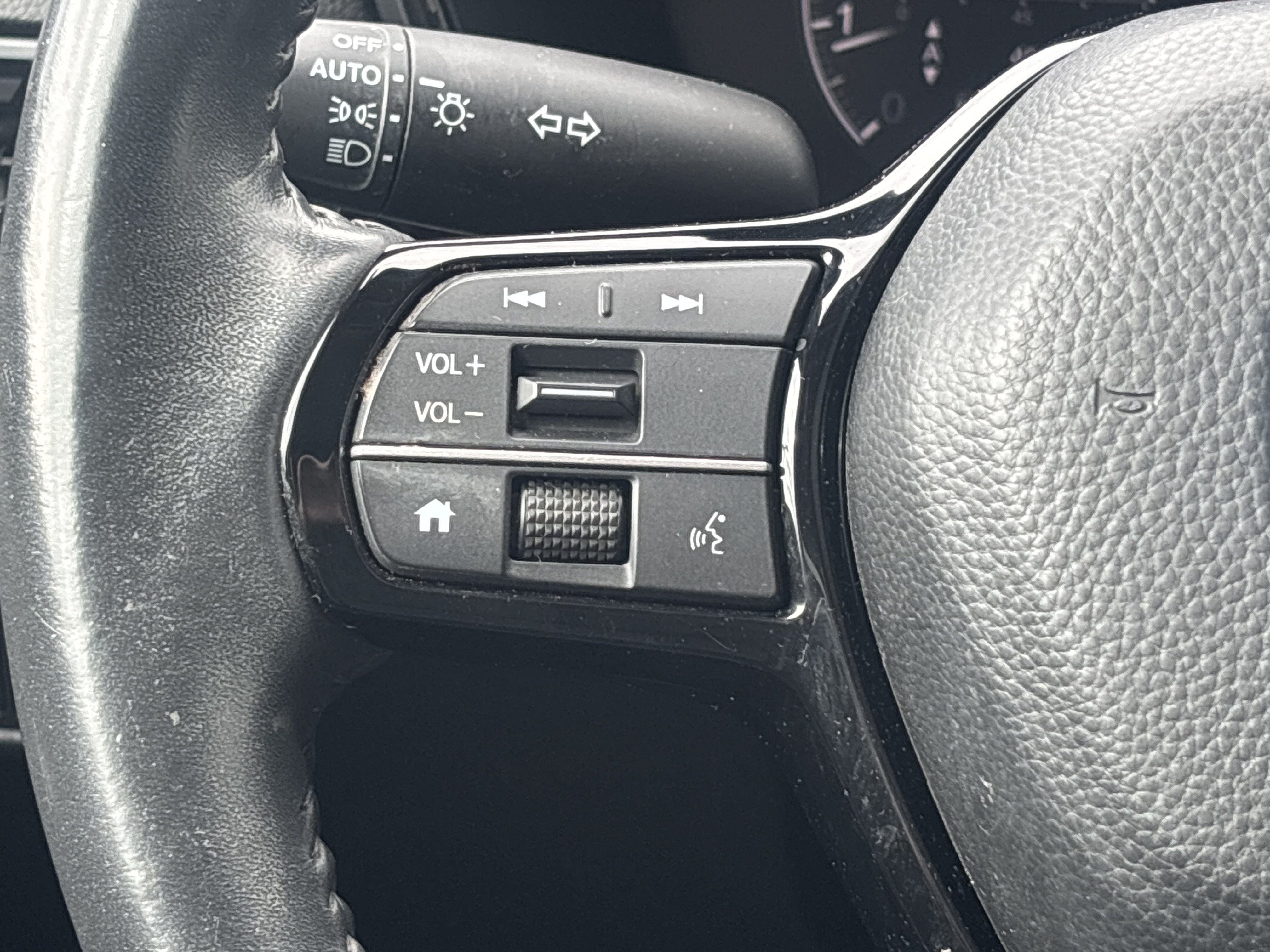 Used 2024 Honda CR-V EX-L image 7