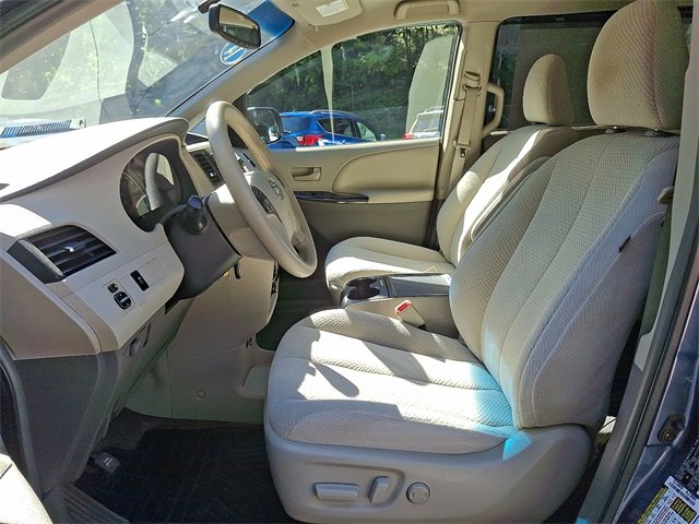 Used 2014 Toyota Sienna LE image 16