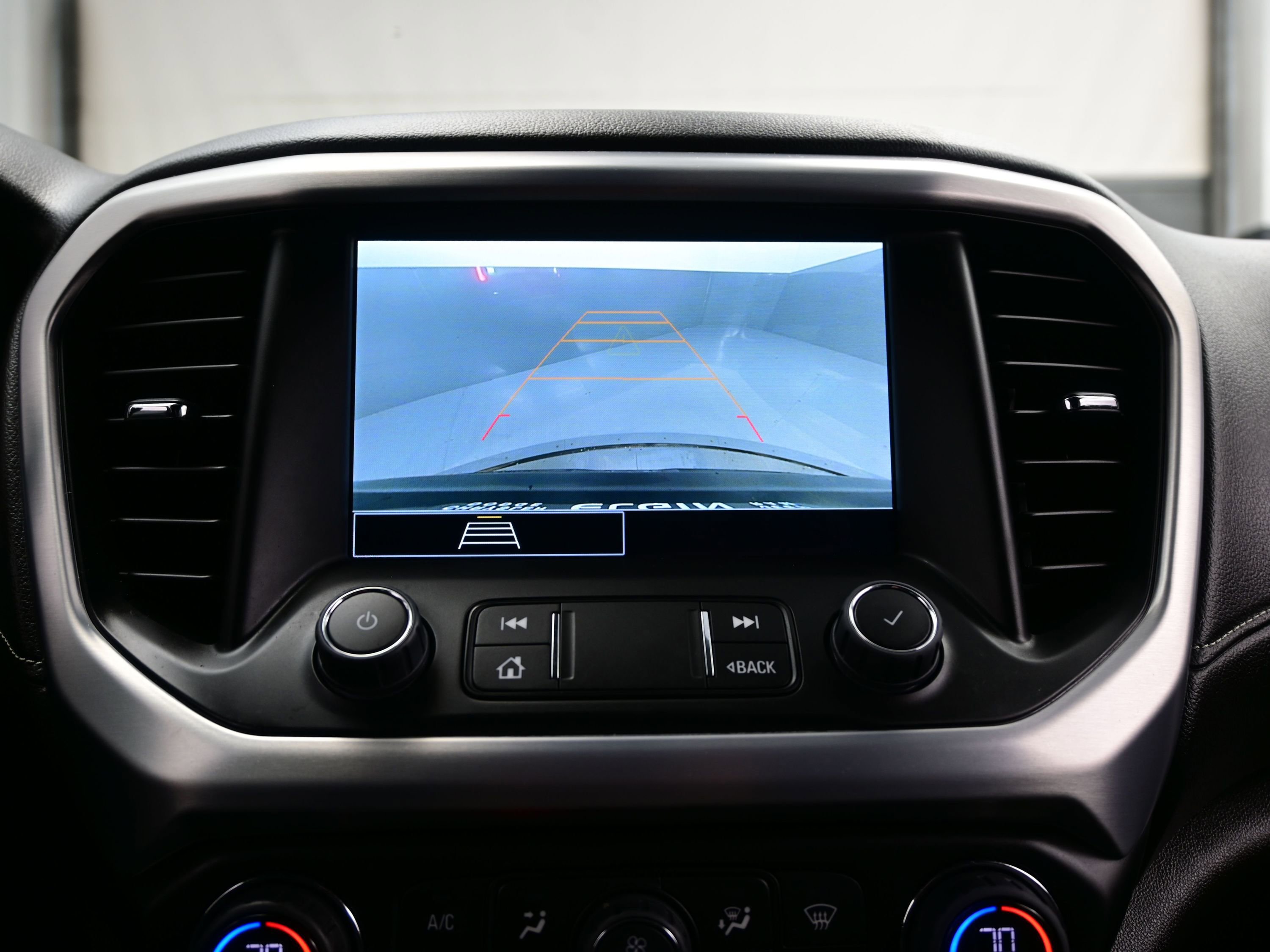 Used 2022 GMC Acadia SLE w/ Driver Convenience Package AWD/4WD image 19