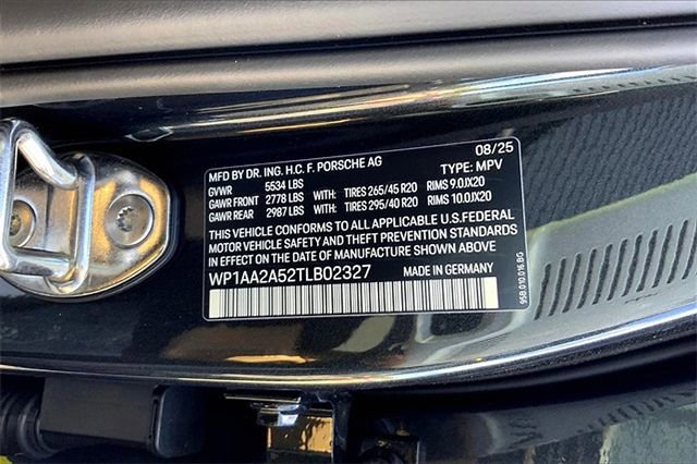 Certified 2026 Porsche Macan AWD/4WD image 42