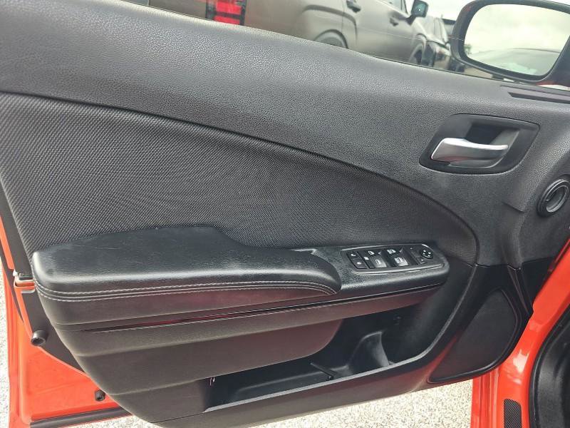 Used 2018 Dodge Charger SXT w/ Blacktop Package image 13