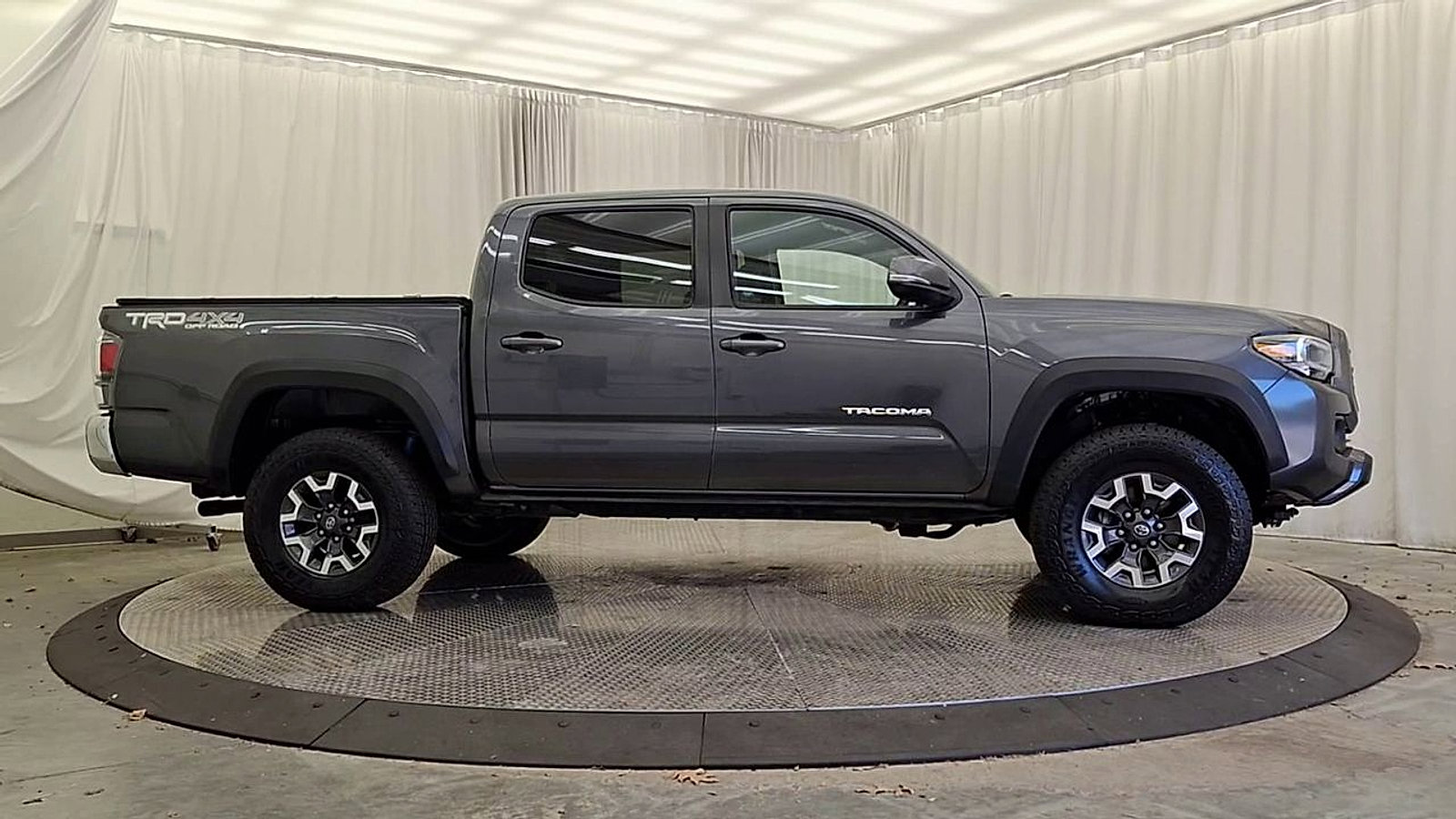 Used 2023 Toyota Tacoma TRD Off-Road AWD/4WD image 6