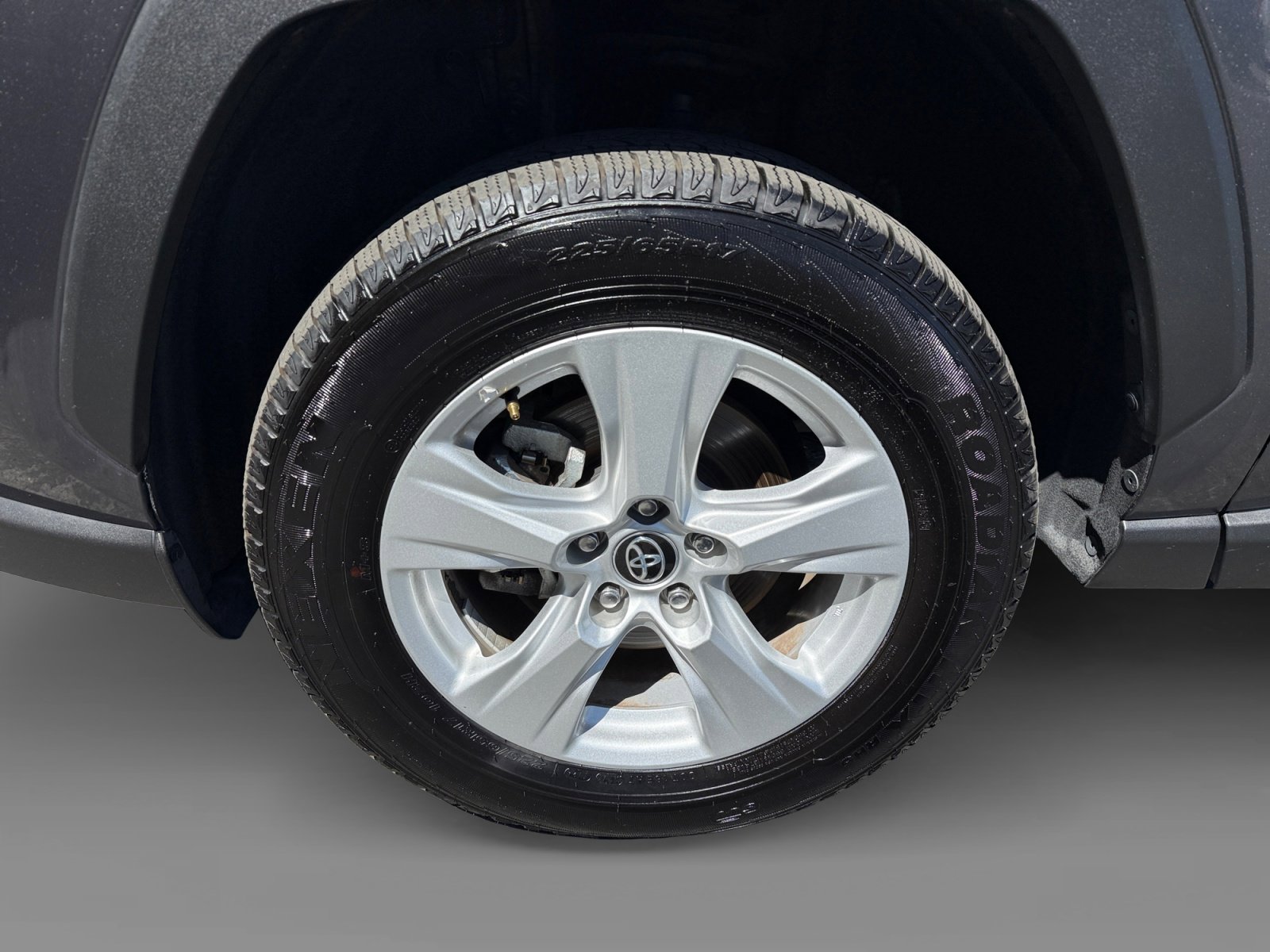 Used 2021 Toyota RAV4 XLE w/ Convenience Package AWD/4WD image 9