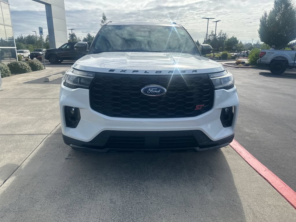 Used 2025 Ford Explorer ST AWD/4WD image 7