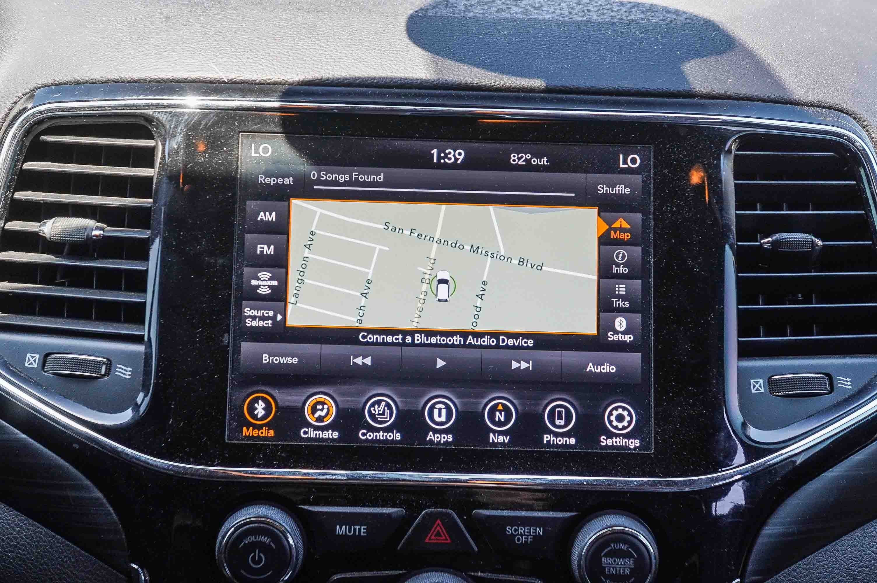 Used 2020 Jeep Grand Cherokee Altitude AWD/4WD image 15