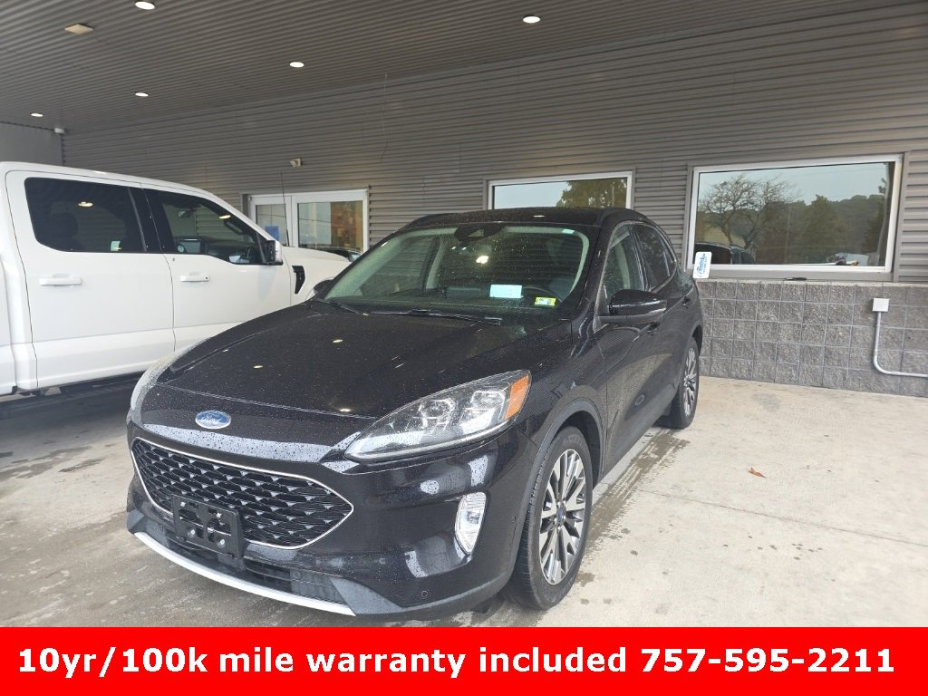 Used 2020 Ford Escape Titanium image 2