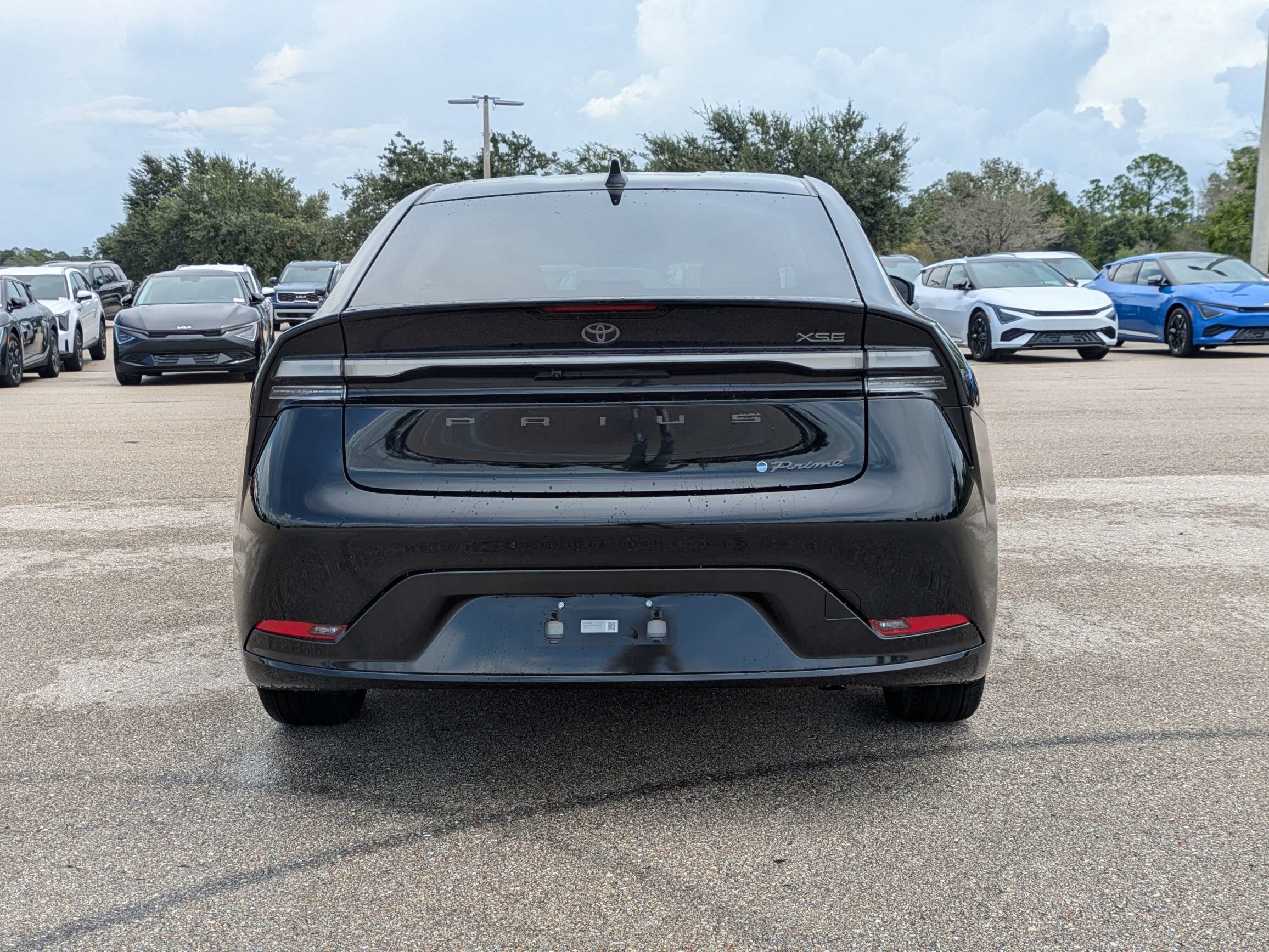 Used 2024 Toyota Prius Prime FWD image 6