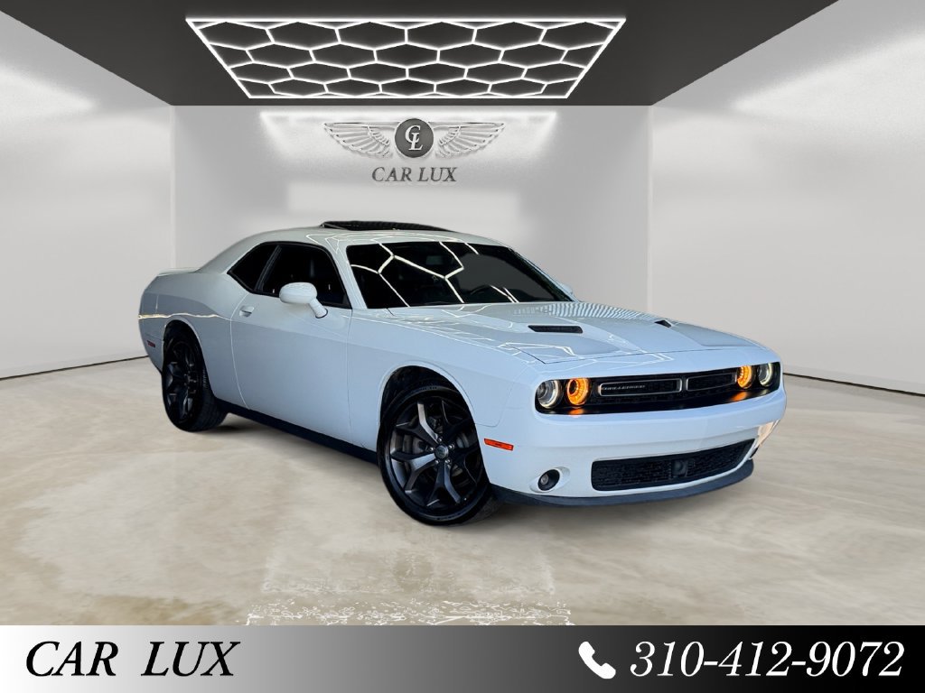 Used 2018 Dodge Challenger SXT Plus RWD image 7