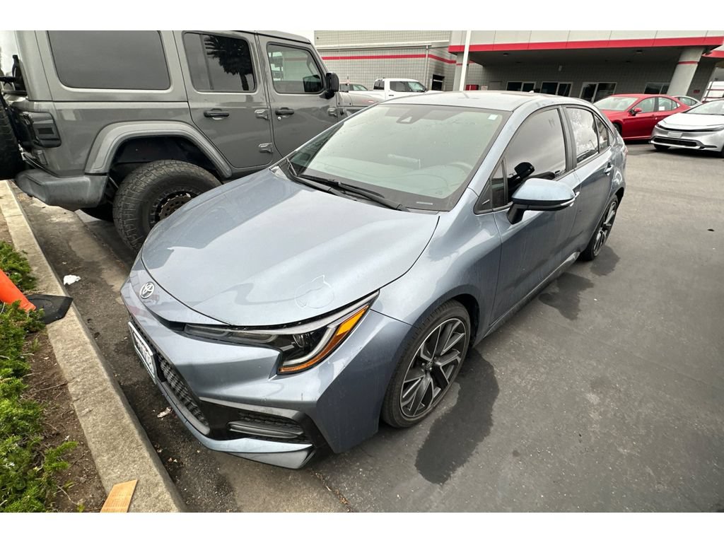 Used 2021 Toyota Corolla SE FWD image 3