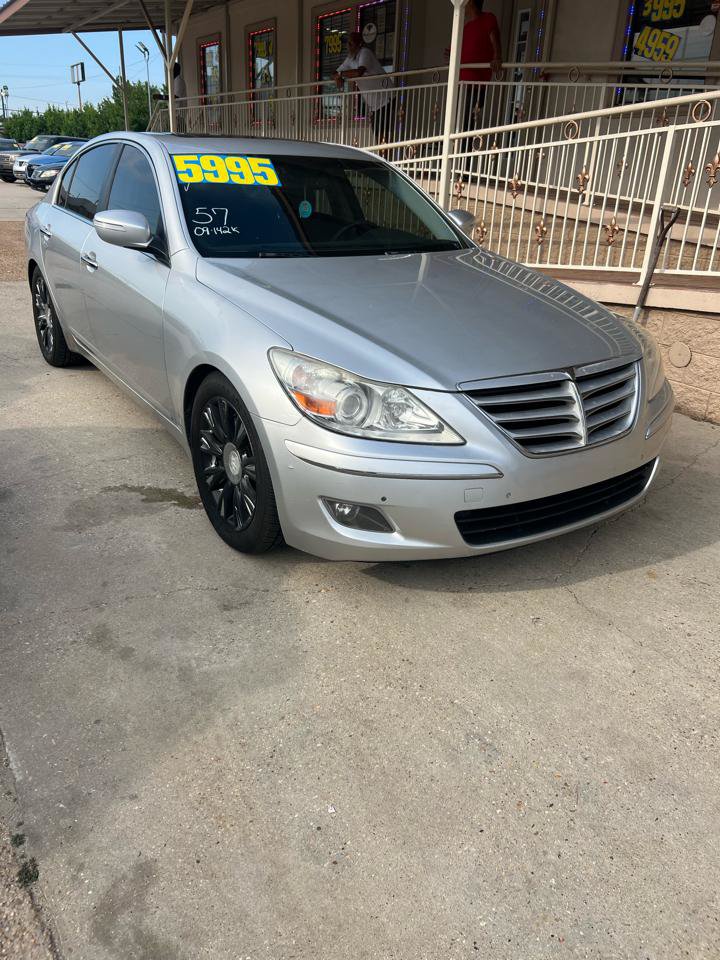 Used 2009 Hyundai Genesis 3.8 w/ Technology Pkg 4 RWD image 3