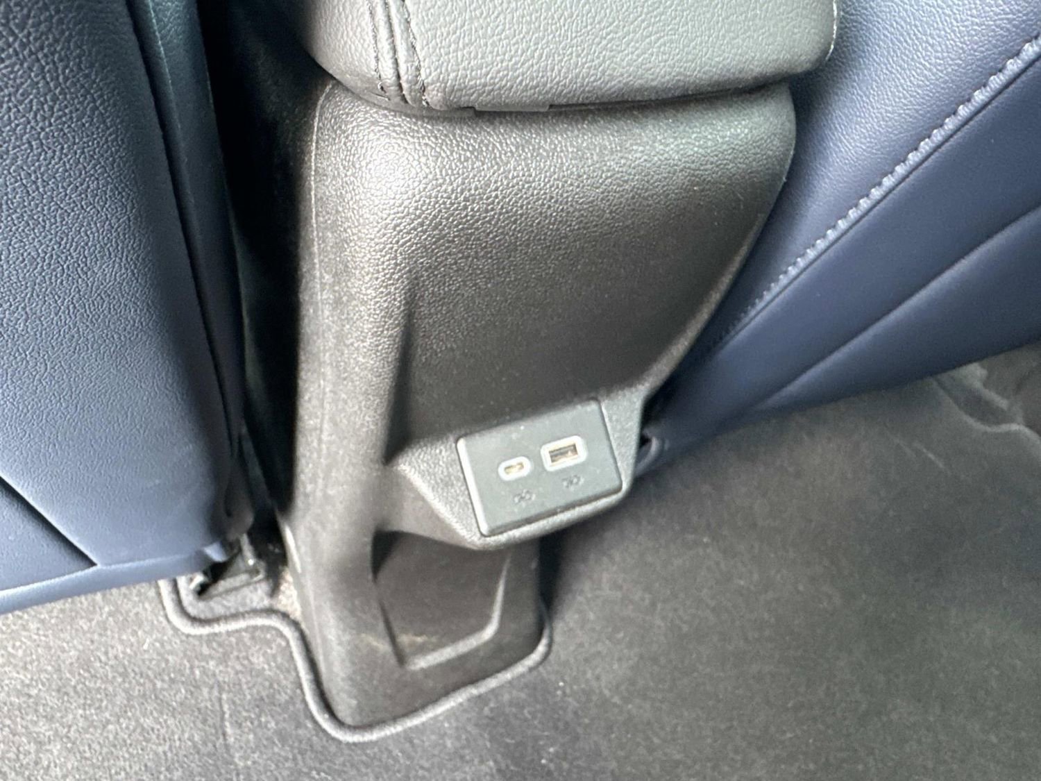 Used 2022 Chevrolet Bolt EUV Premier w/ Sun & Sound Package image 21