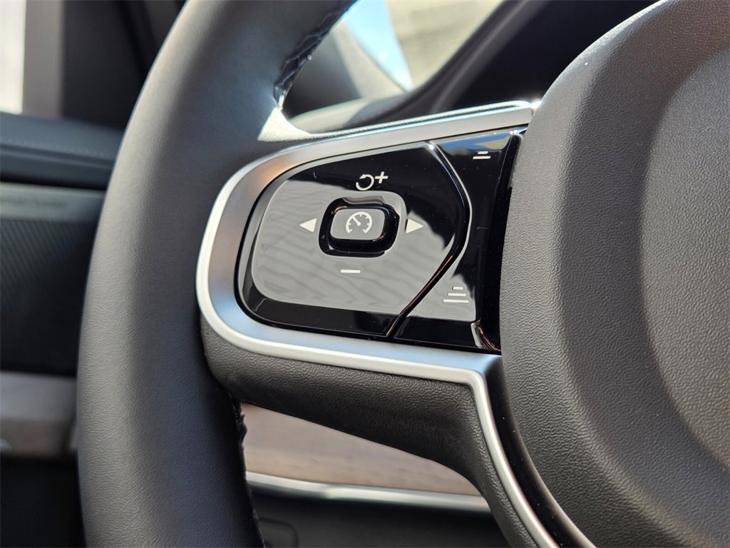 New 2026 Volvo XC90 T8 Plus image 28