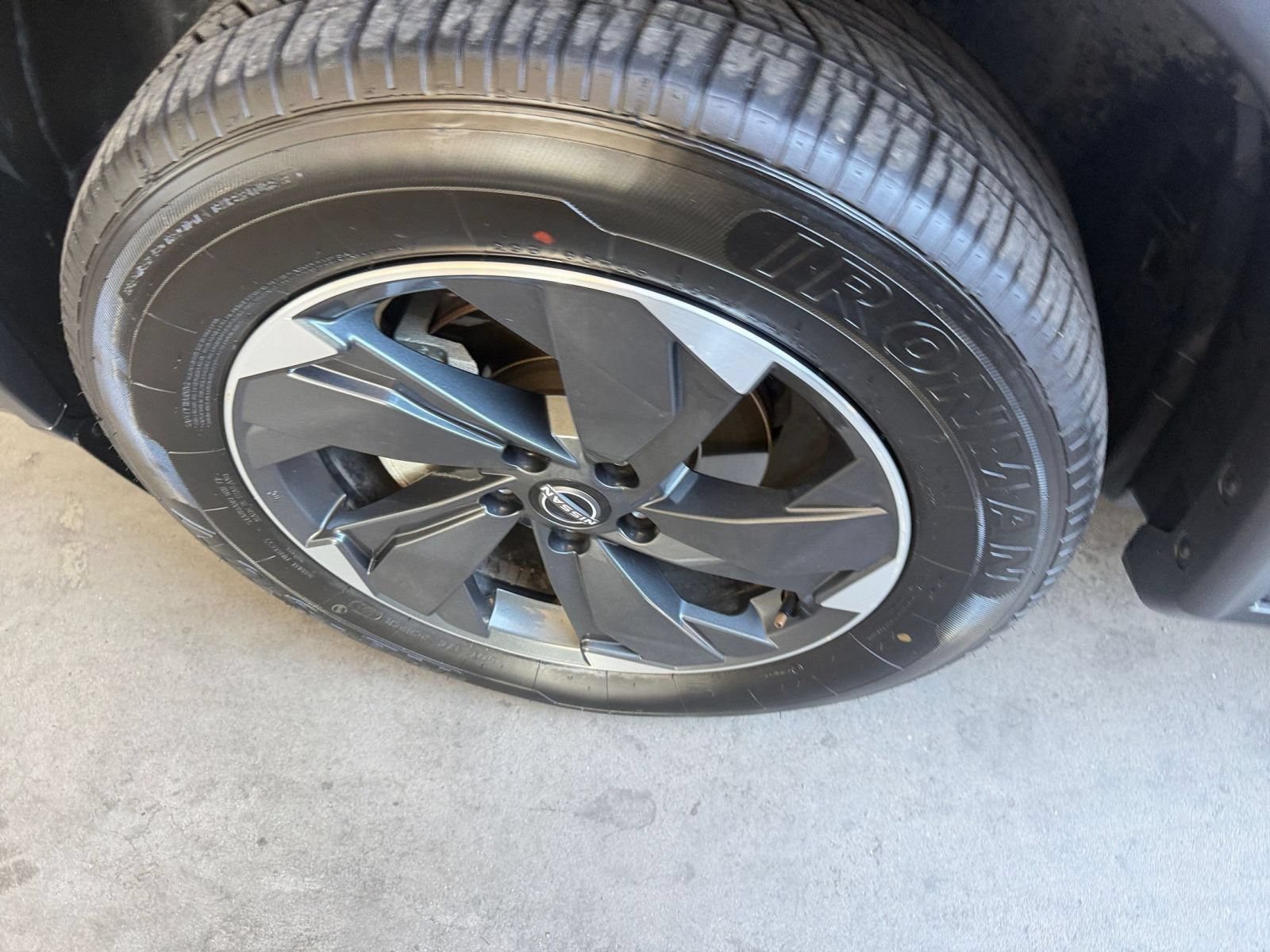 Used 2025 Nissan Rogue SV AWD/4WD image 32