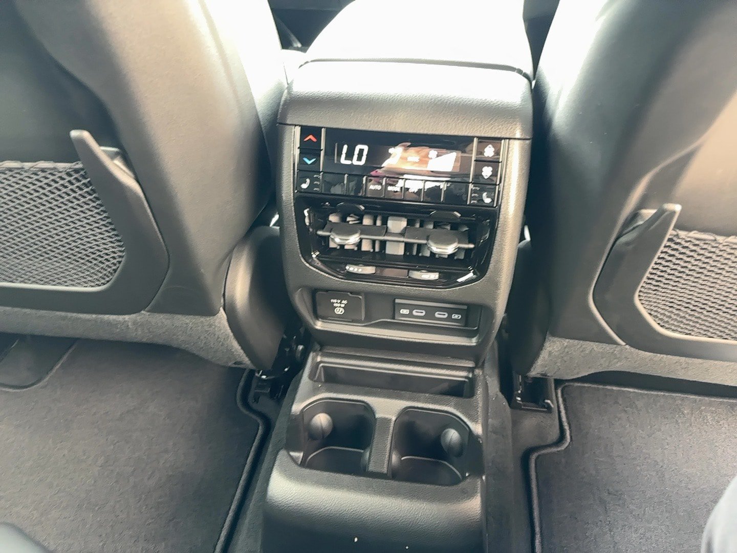New 2026 Jeep Grand Cherokee L Limited w/ Limited Altitude Package AWD/4WD image 13