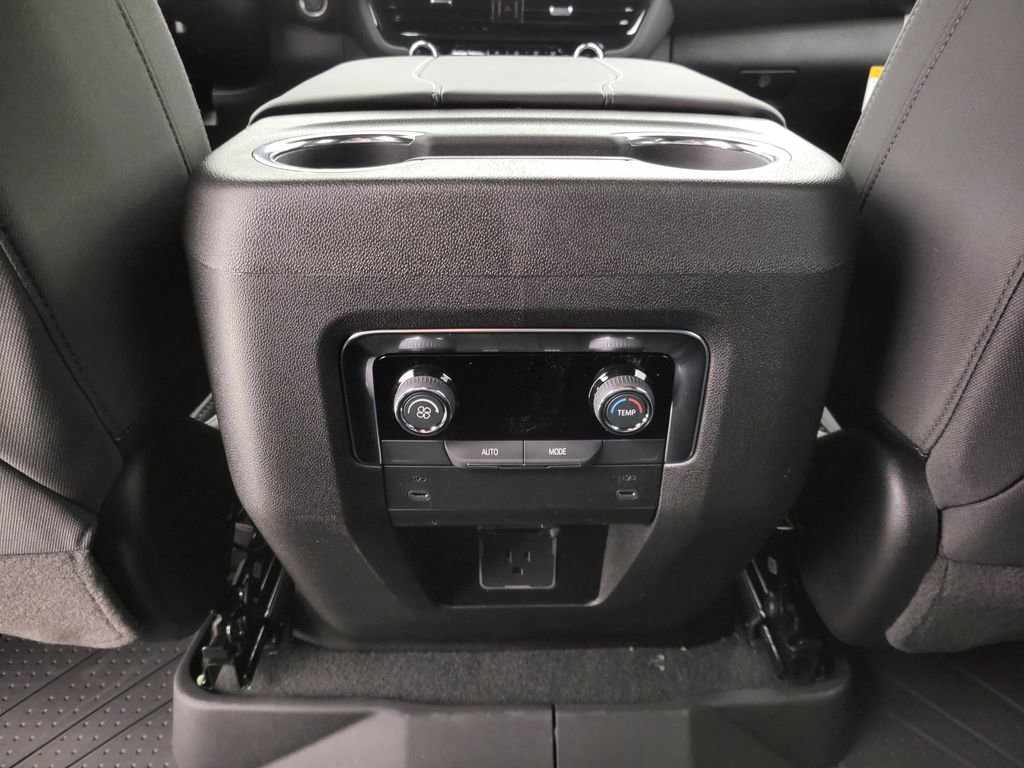 New 2026 Chevrolet Suburban LS image 12