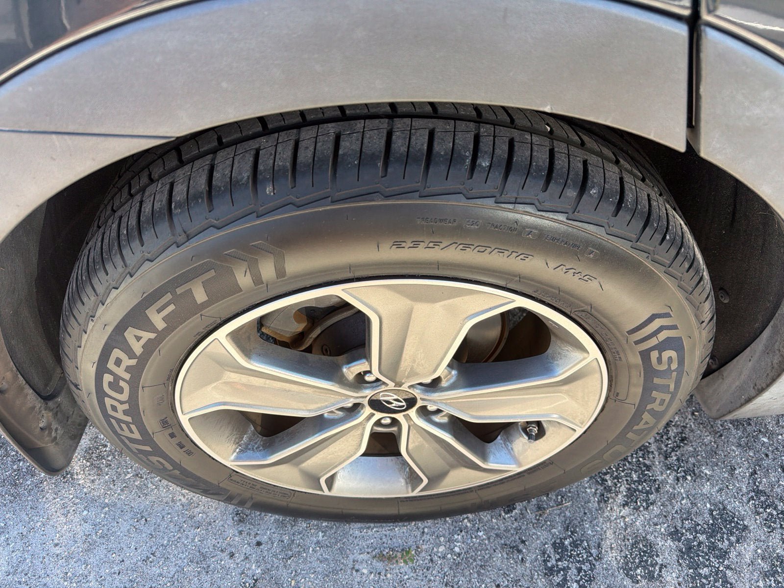 Used 2014 Hyundai Santa Fe Limited FWD image 11