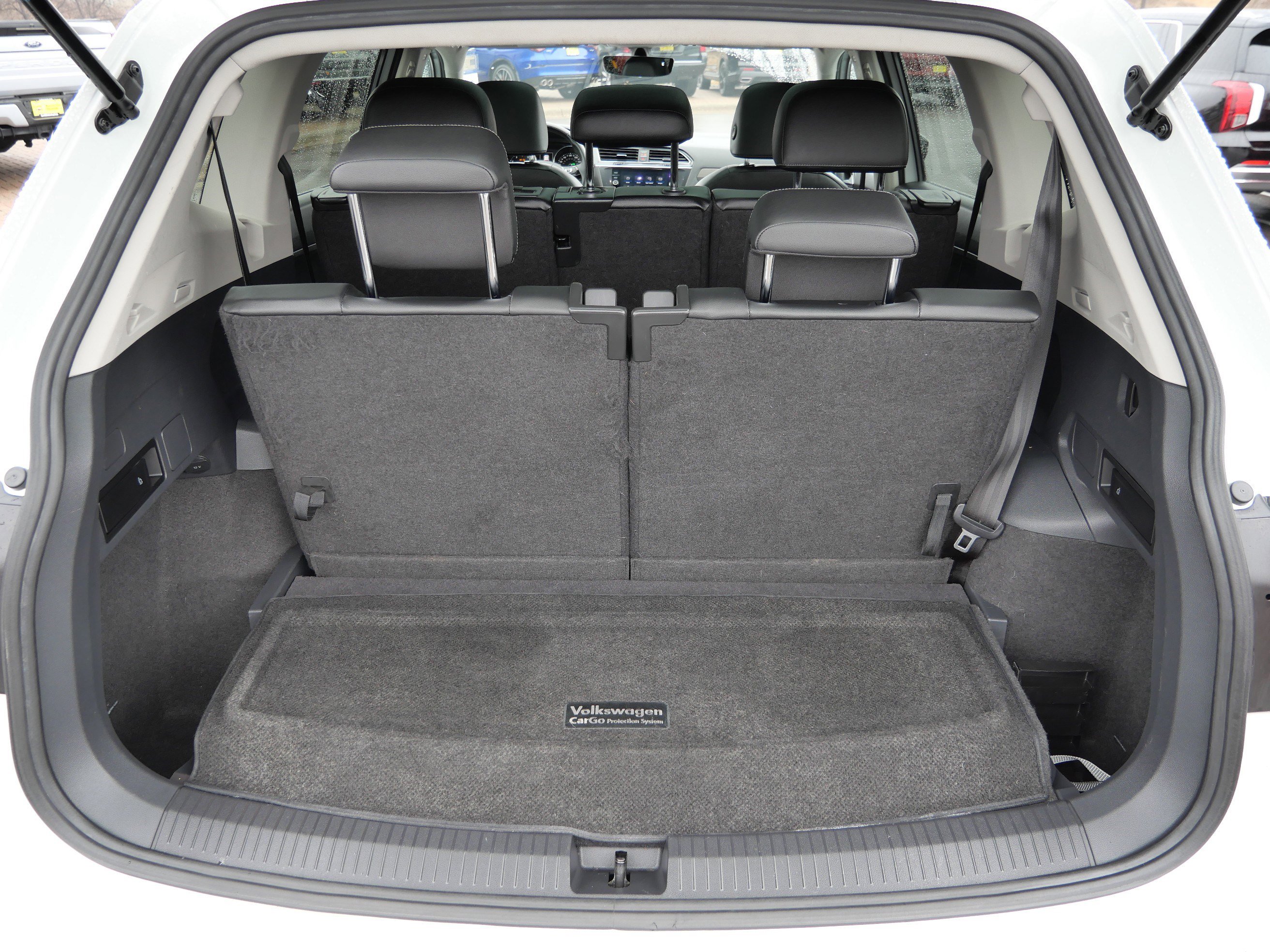Used 2018 Volkswagen Tiguan SE w/ Panoramic Sunroof Package image 18