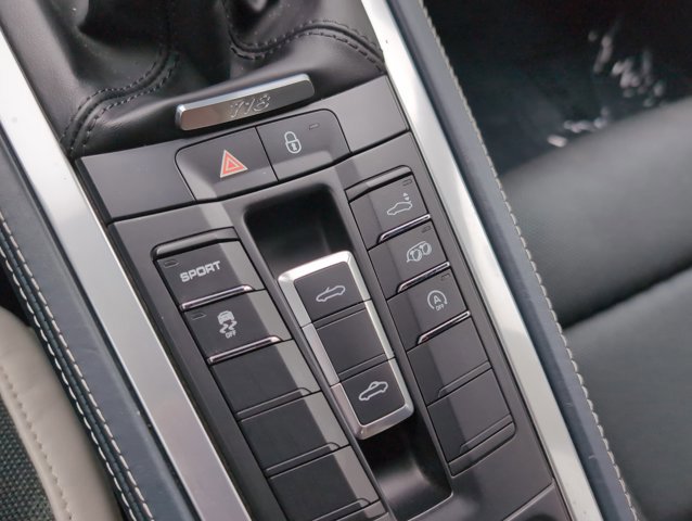 Used 2019 Porsche 718 Boxster RWD image 15