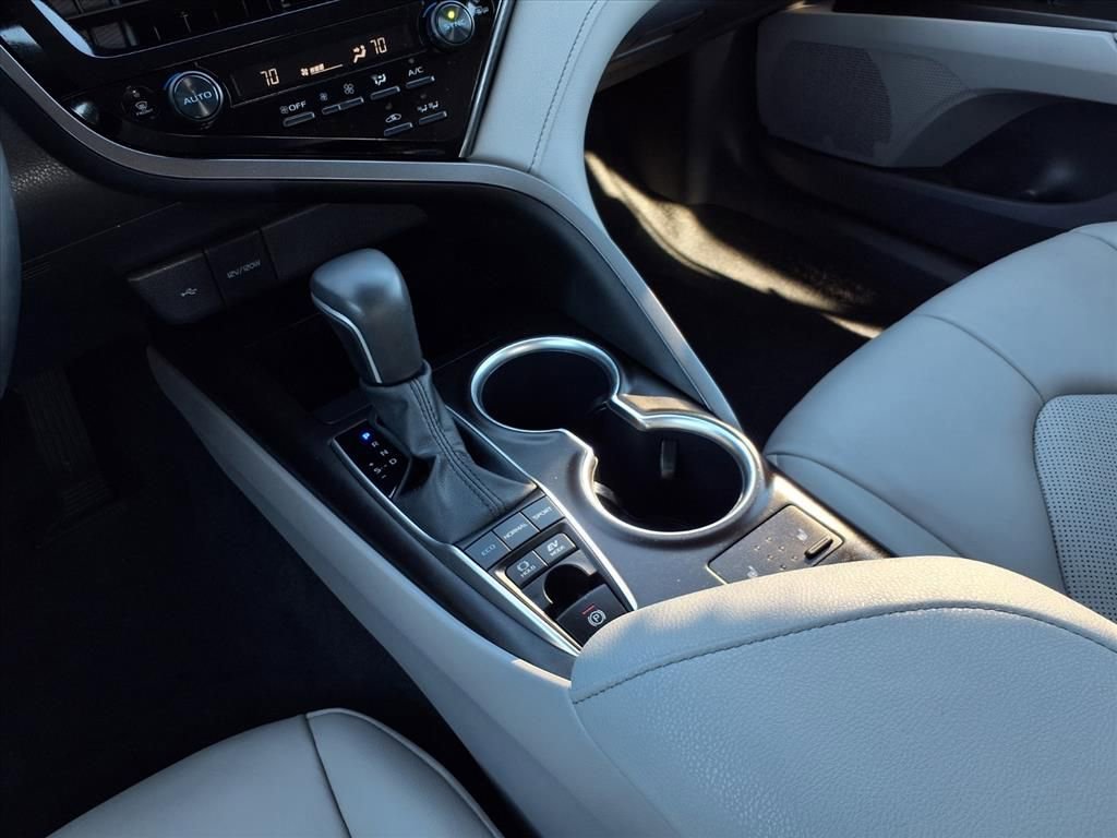 Used 2024 Toyota Camry XLE image 16