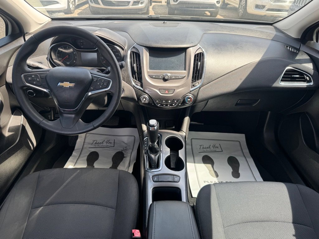 Used 2017 Chevrolet Cruze LT w/ Convenience Package FWD image 11