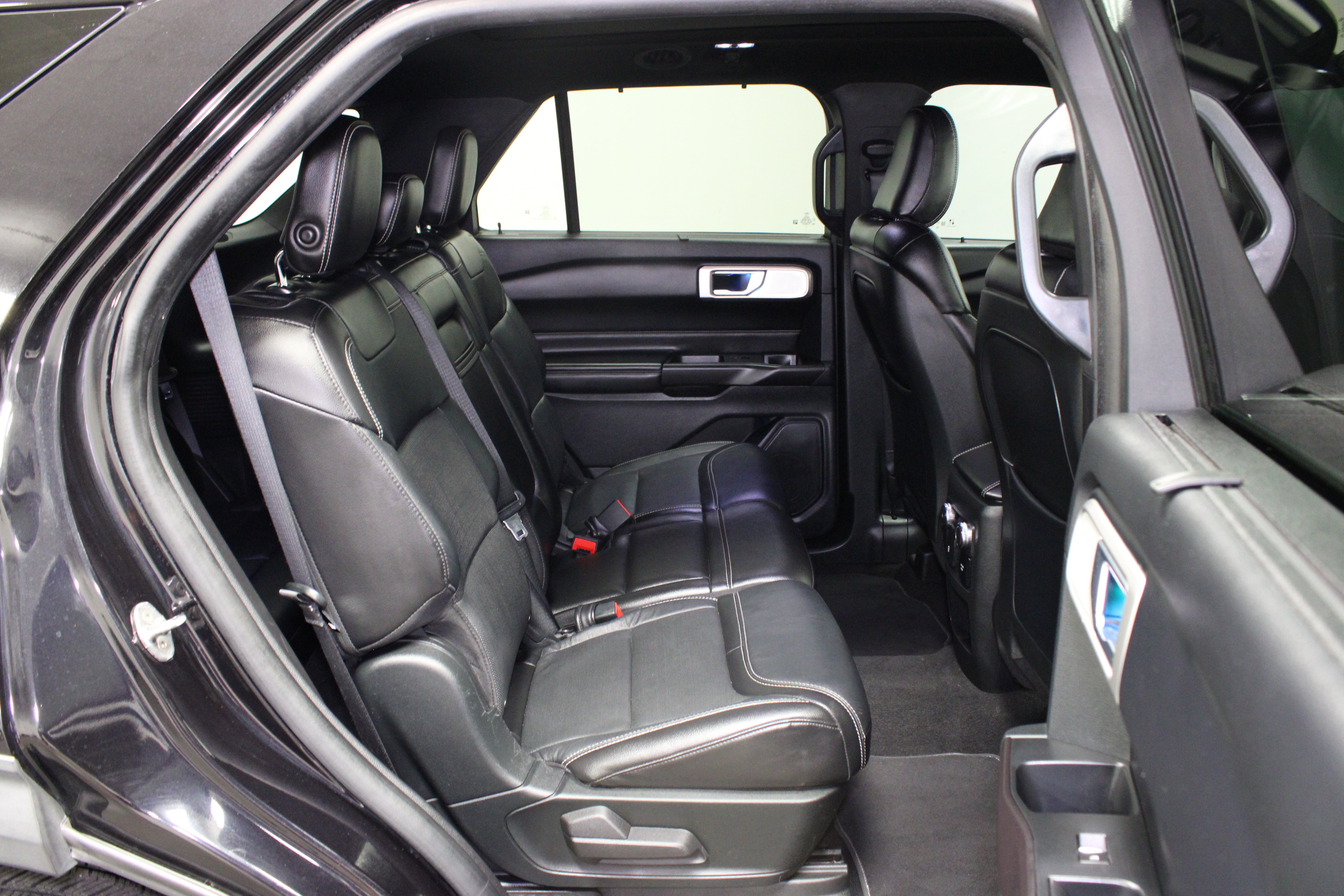Used 2020 Ford Explorer ST w/ ST Street Pack AWD/4WD image 17