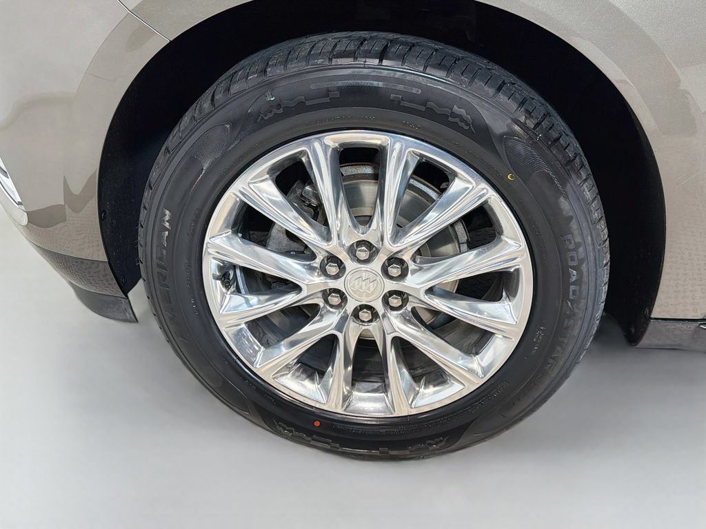 Used 2020 Buick Enclave Essence w/ Sound and Sites Package FWD image 32