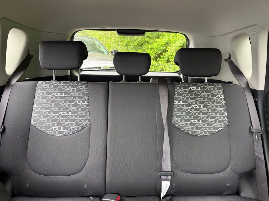Used 2010 Kia Soul + FWD image 32