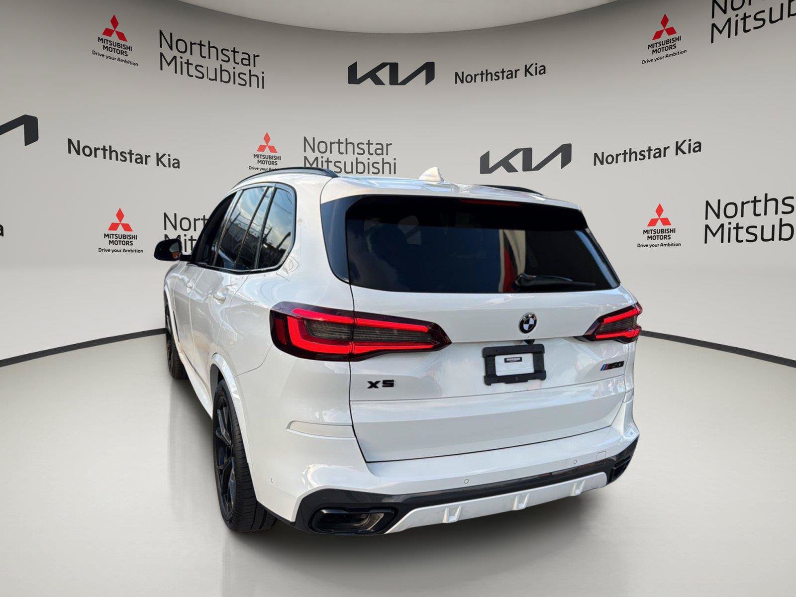 Used 2023 BMW X5 M50i w/ Executive Package AWD/4WD image 5