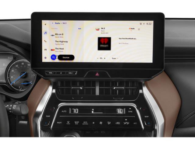 Used 2024 Toyota Venza XLE AWD/4WD image 13