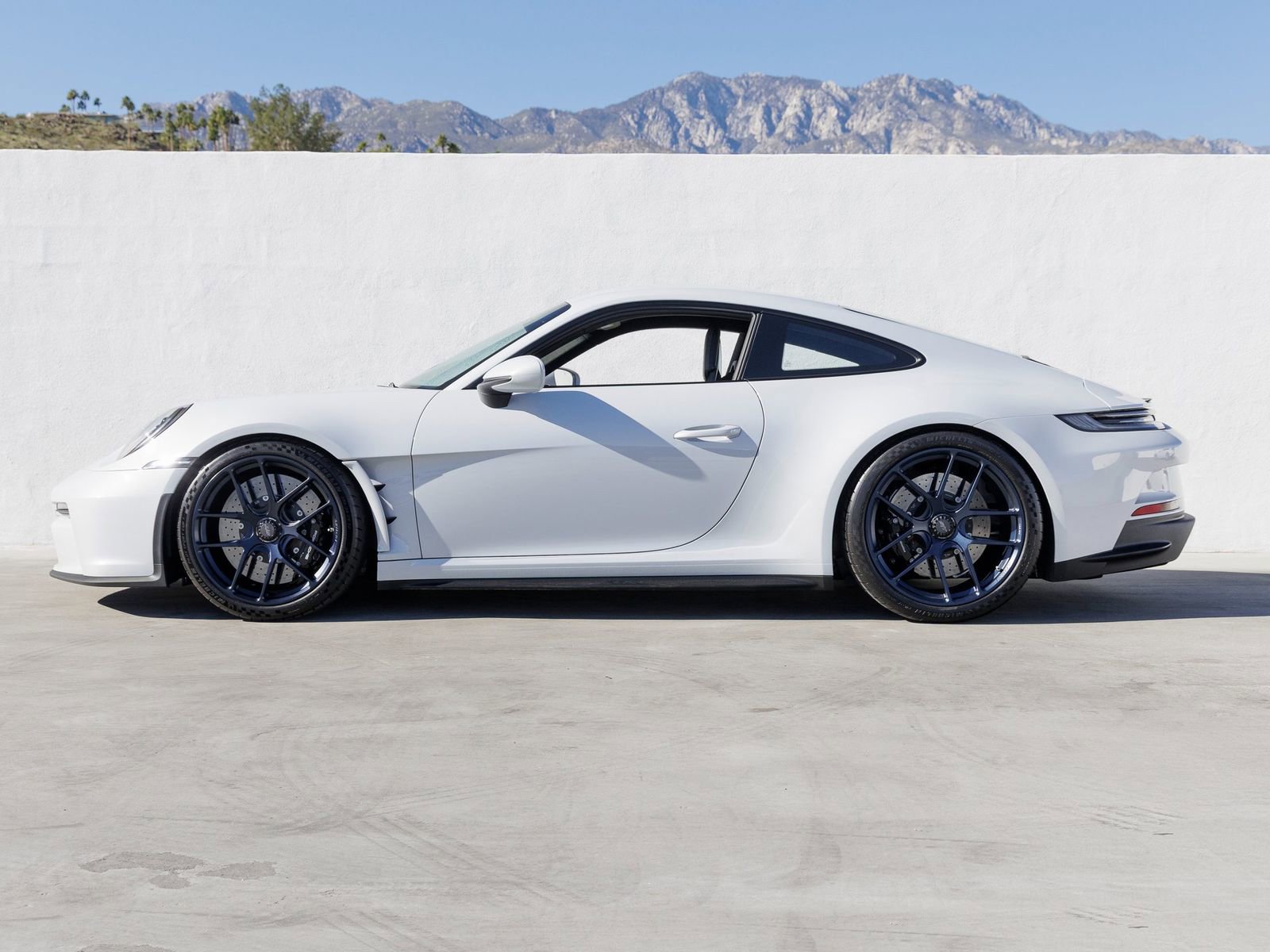 Used 2024 Porsche 911 GT3 RS RWD image 2