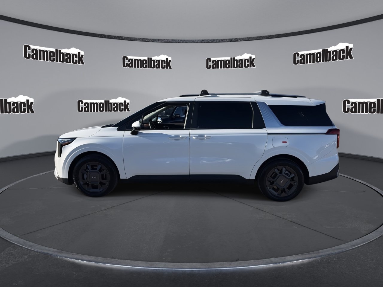 Certified 2026 Kia Carnival EX FWD image 4