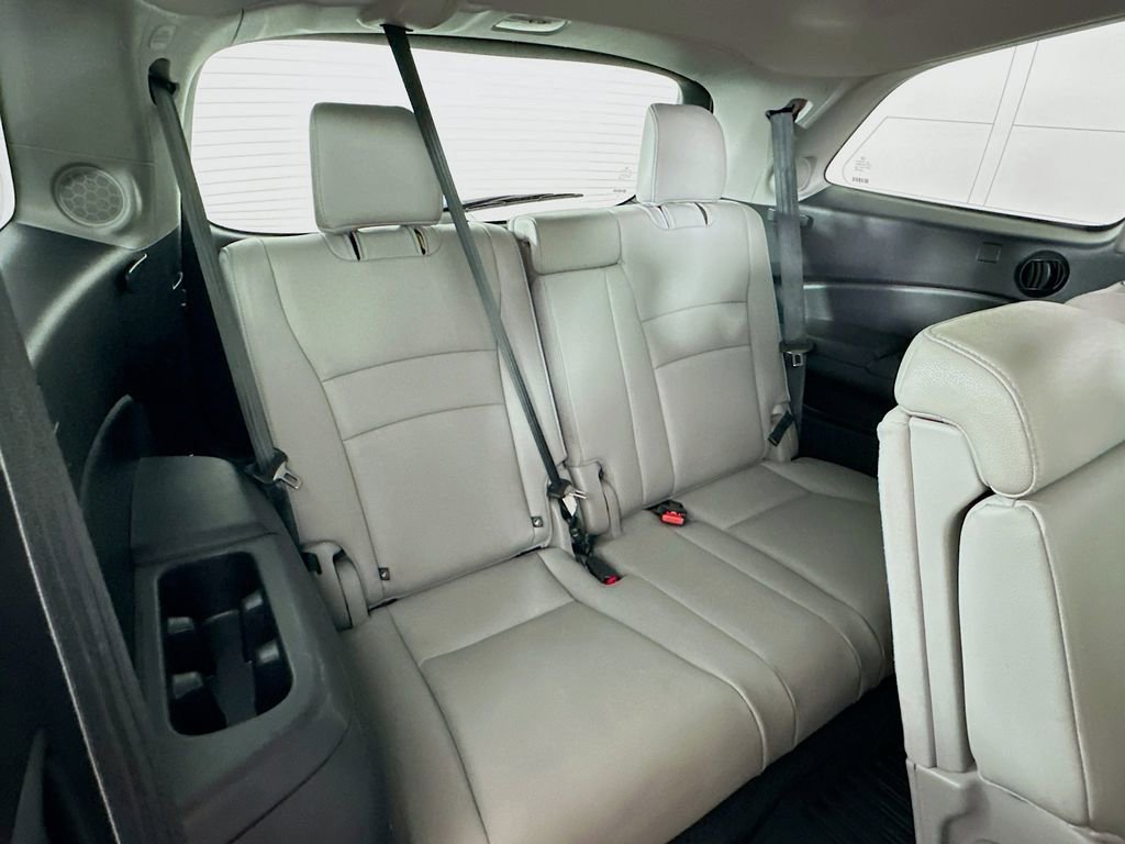 Used 2018 Honda Pilot Touring image 29