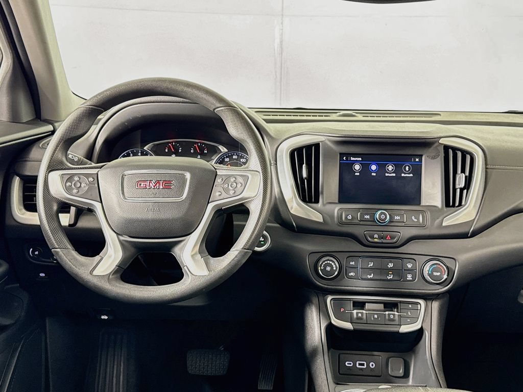 Used 2024 GMC Terrain SLE AWD/4WD image 12
