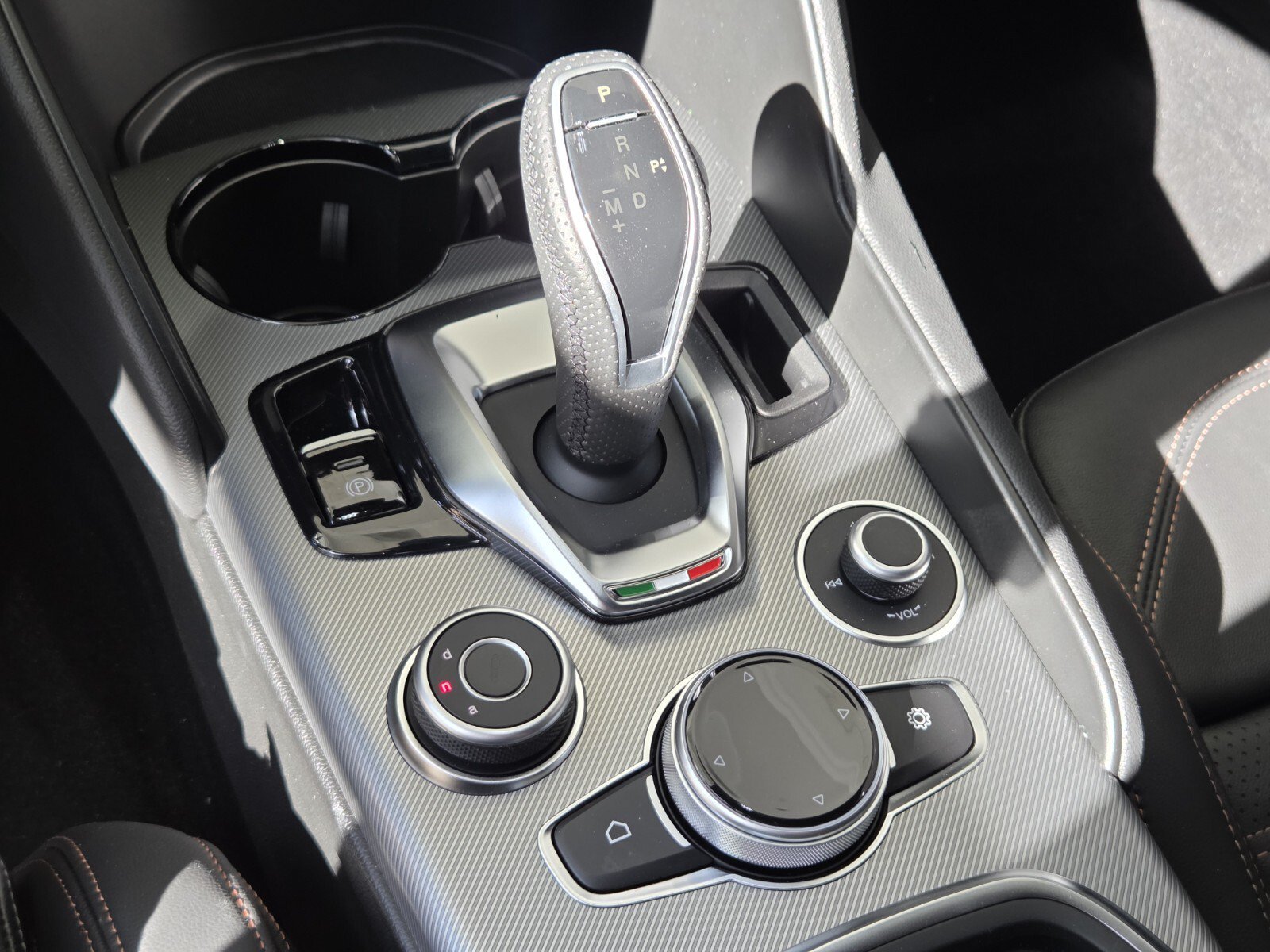 New 2025 Alfa Romeo Giulia w/ Driving Assist Package RWD image 14
