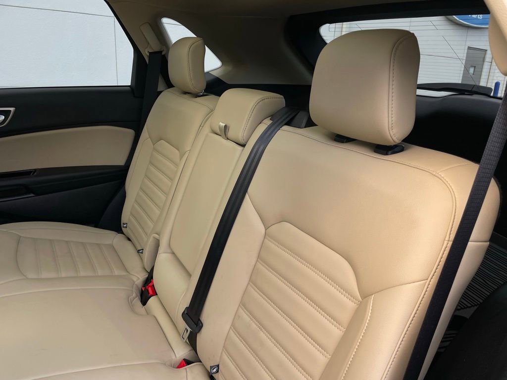 Used 2019 Ford Edge SEL w/ Equipment Group 201A image 44