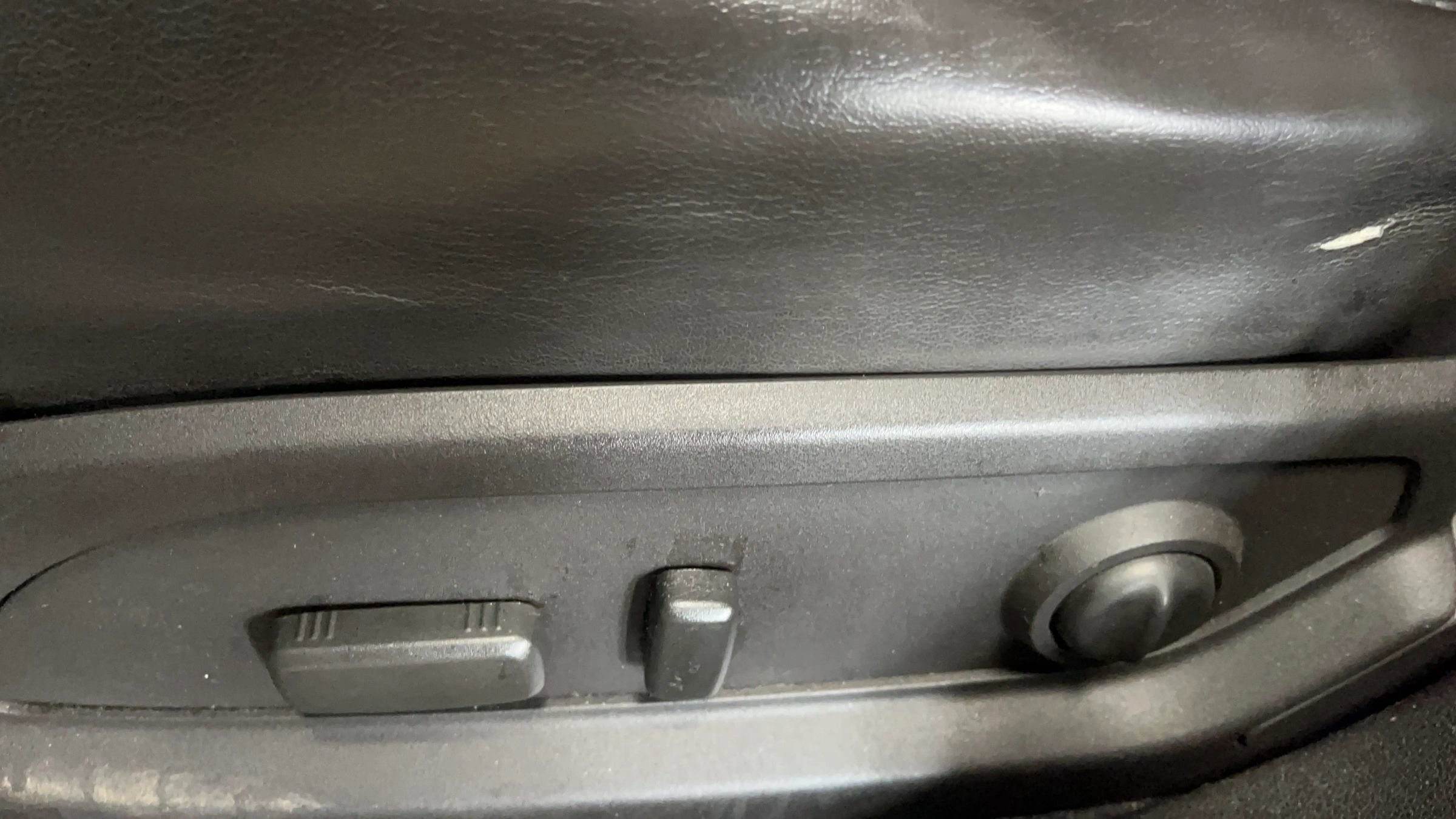 Used 2012 GMC Acadia SLT image 31