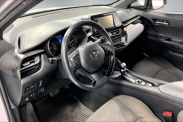Used 2018 Toyota C-HR XLE FWD image 16