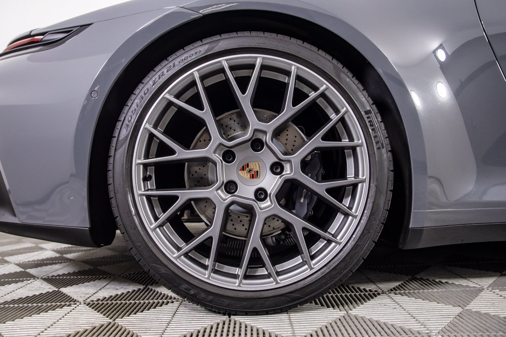 Used 2025 Porsche 911 Carrera RWD image 40