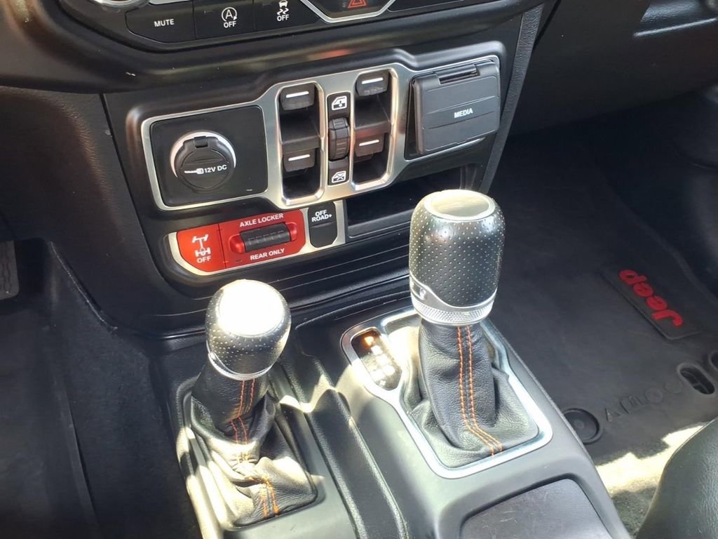 Used 2021 Jeep Gladiator Mojave AWD/4WD image 24