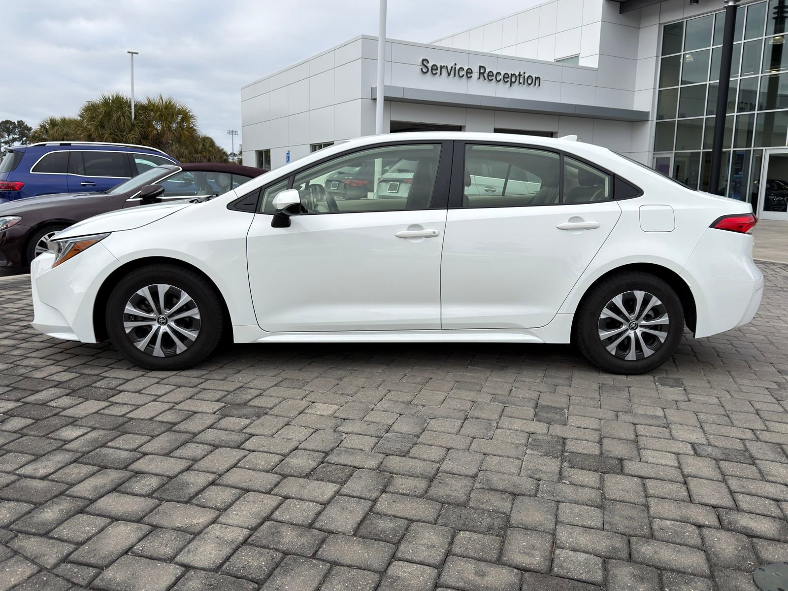 Used 2022 Toyota Corolla LE w/ Premium Interior Package image 11