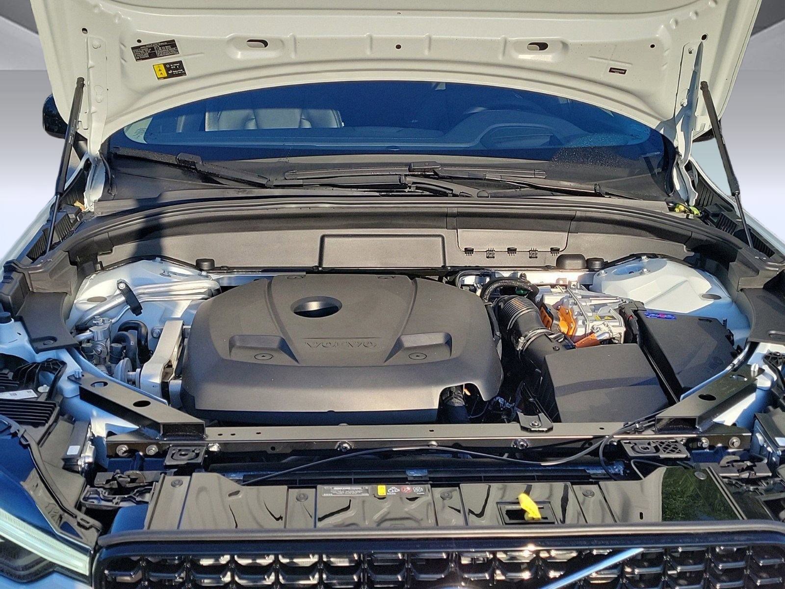 New 2024 Volvo XC60 T8 Ultimate w/ Protection Package Premier image 42