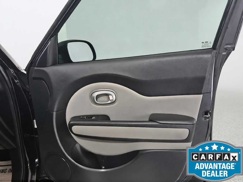 Used 2017 Kia Soul + FWD image 31