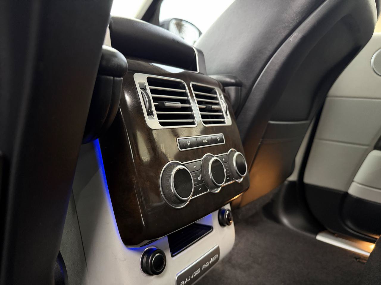 Used 2014 Land Rover Range Rover Supercharged AWD/4WD image 77